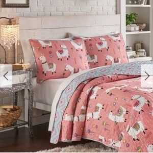 Twin XL Quilt & Sham - Vue Llama Drama Multi Piece Reversible Quilt Set - 2 pcs